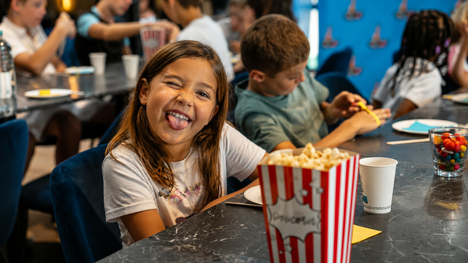 Enfant souriant lors d'un anniversaire You Kids Thiverval Liberty